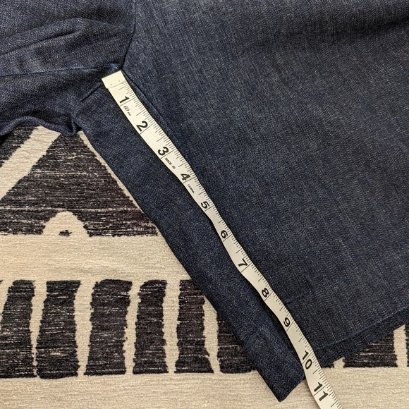 L.L. BEAN Women's Favorite Fit Straight Denim Shorts Dark Wash Size 8 - Picture 9 of 9